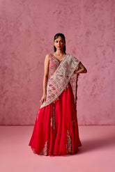 RED DRAPE SAREE SET O/W PATTI PALLA