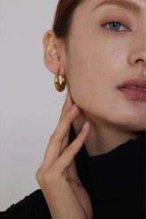 Tracy Small Oval Shape Earring