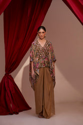 EMBROIDERED BEIGE PRINT KAFTAN PAIRED WITH SOLID PICKUP SKIRT.