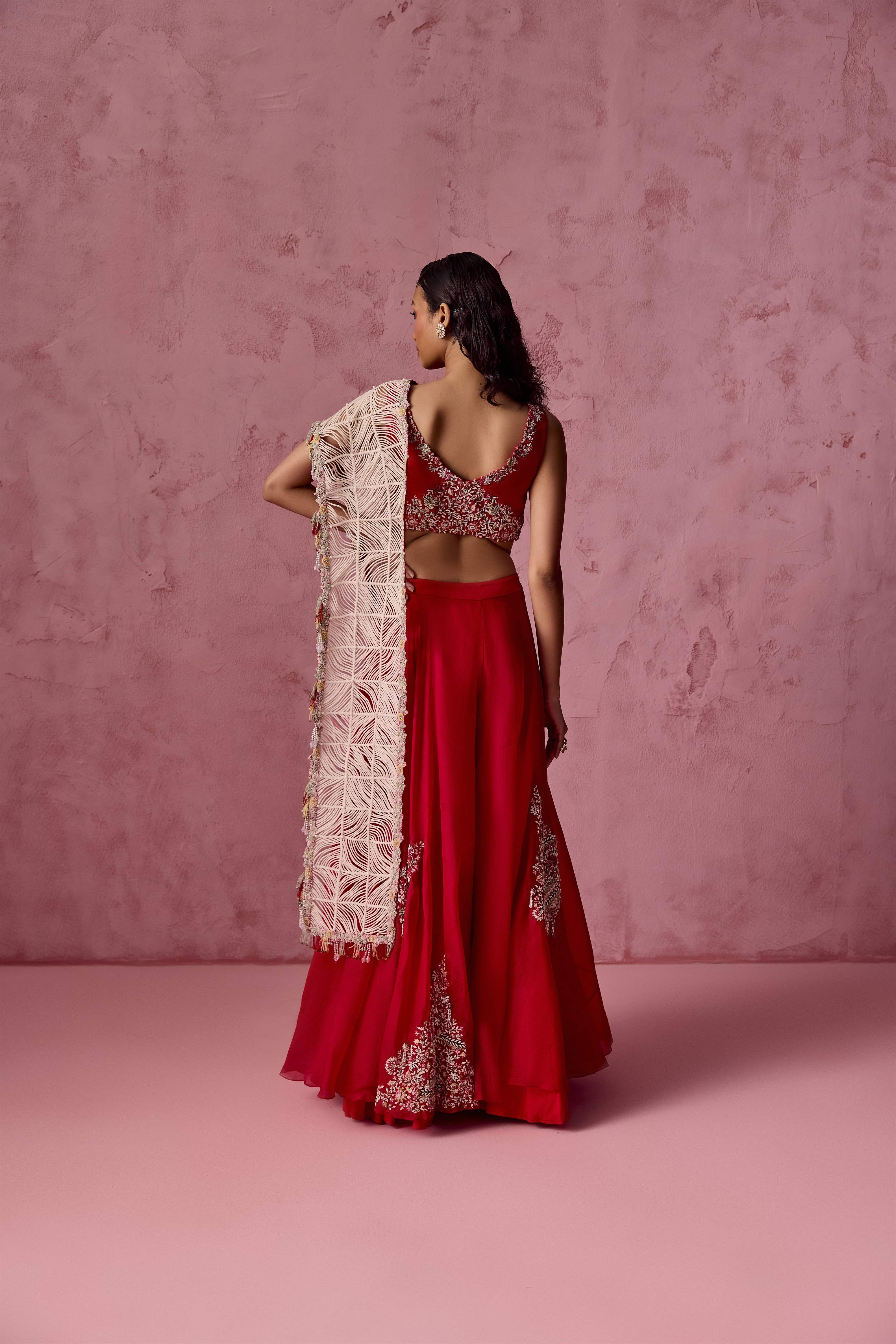 RED DRAPE SAREE SET O/W PATTI PALLA