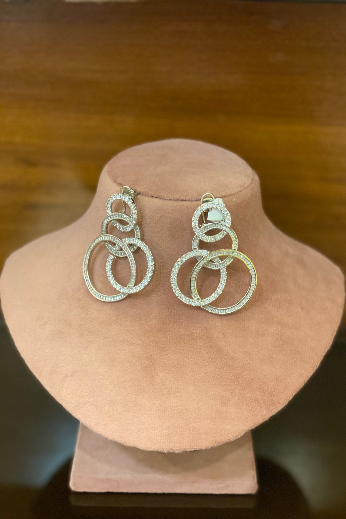 Jini intersecting circle dangler