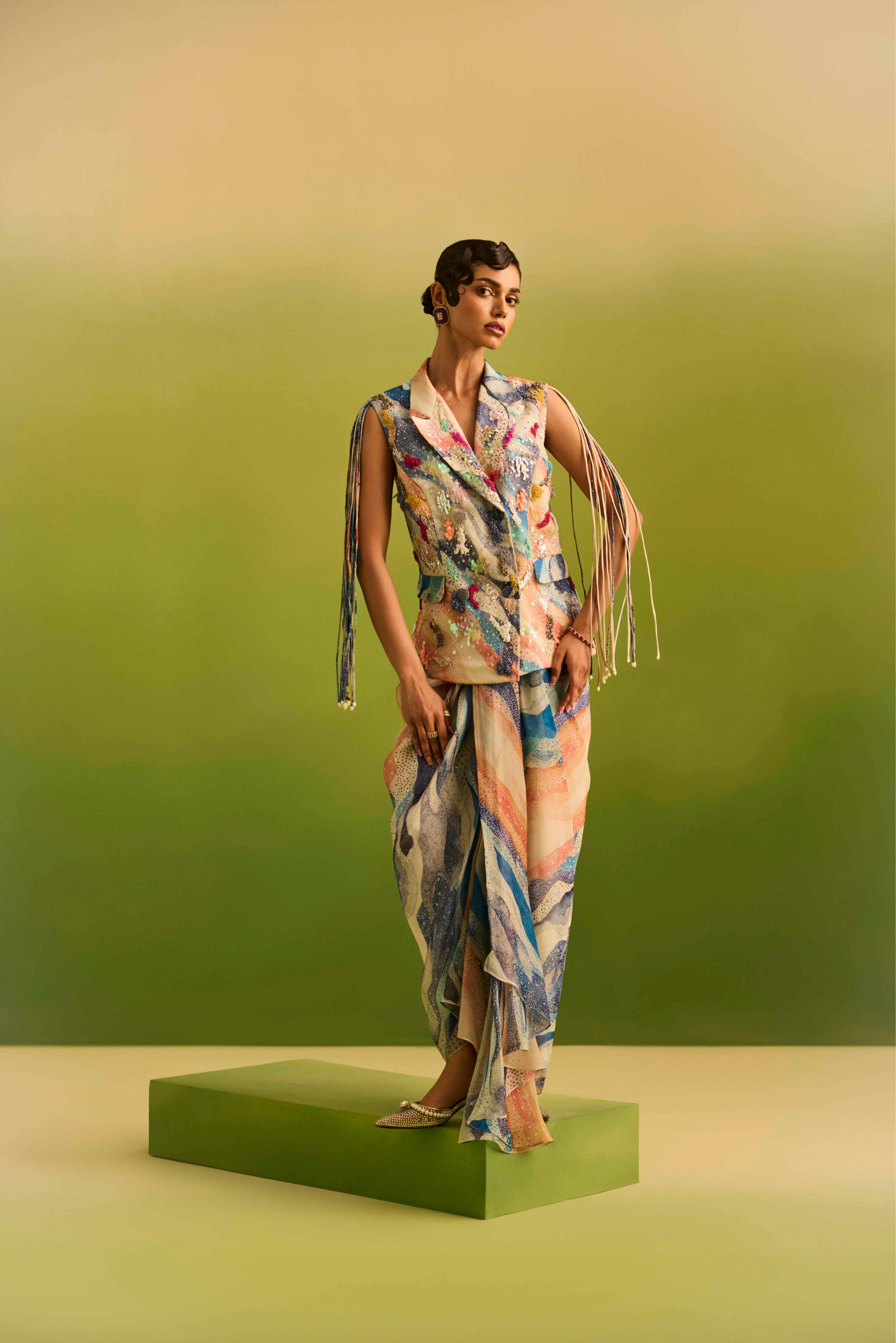 Oceanic Print Dori Sleeves Jacket & Drape Skirt