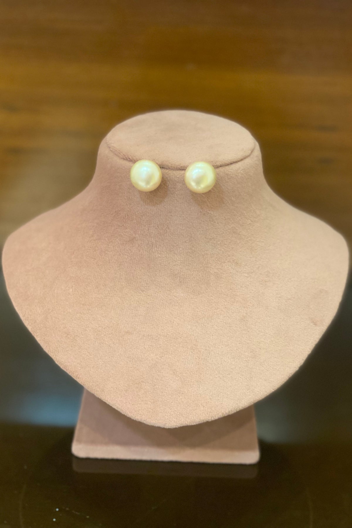 Bhuare pearl stud