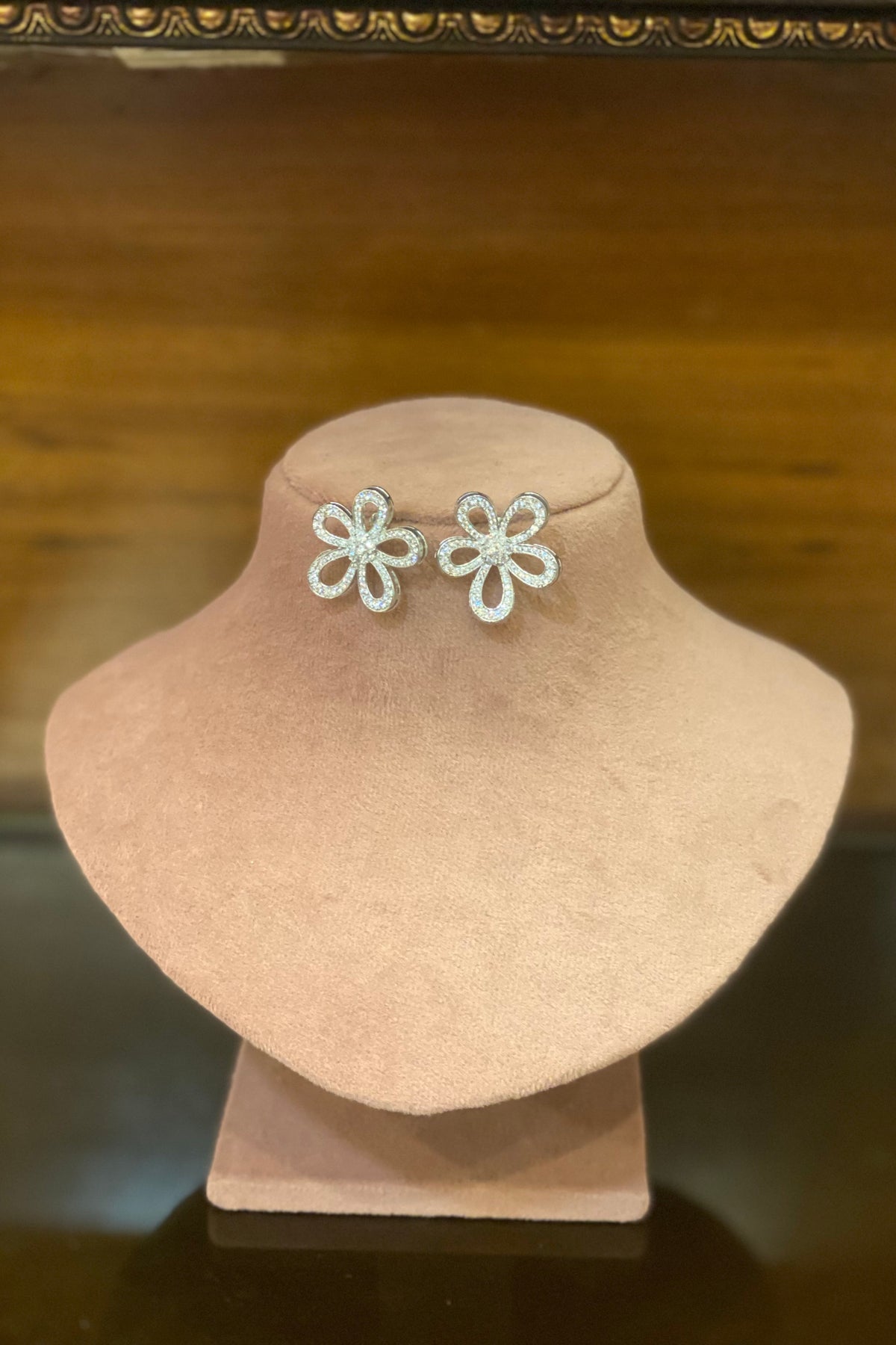 Chavi silver stud